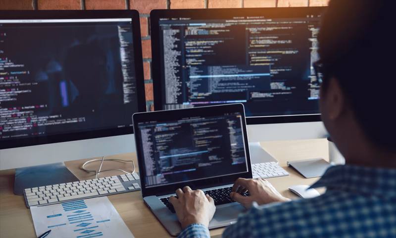 数据科学选型:R与Python如何赋能金昌网站建设?